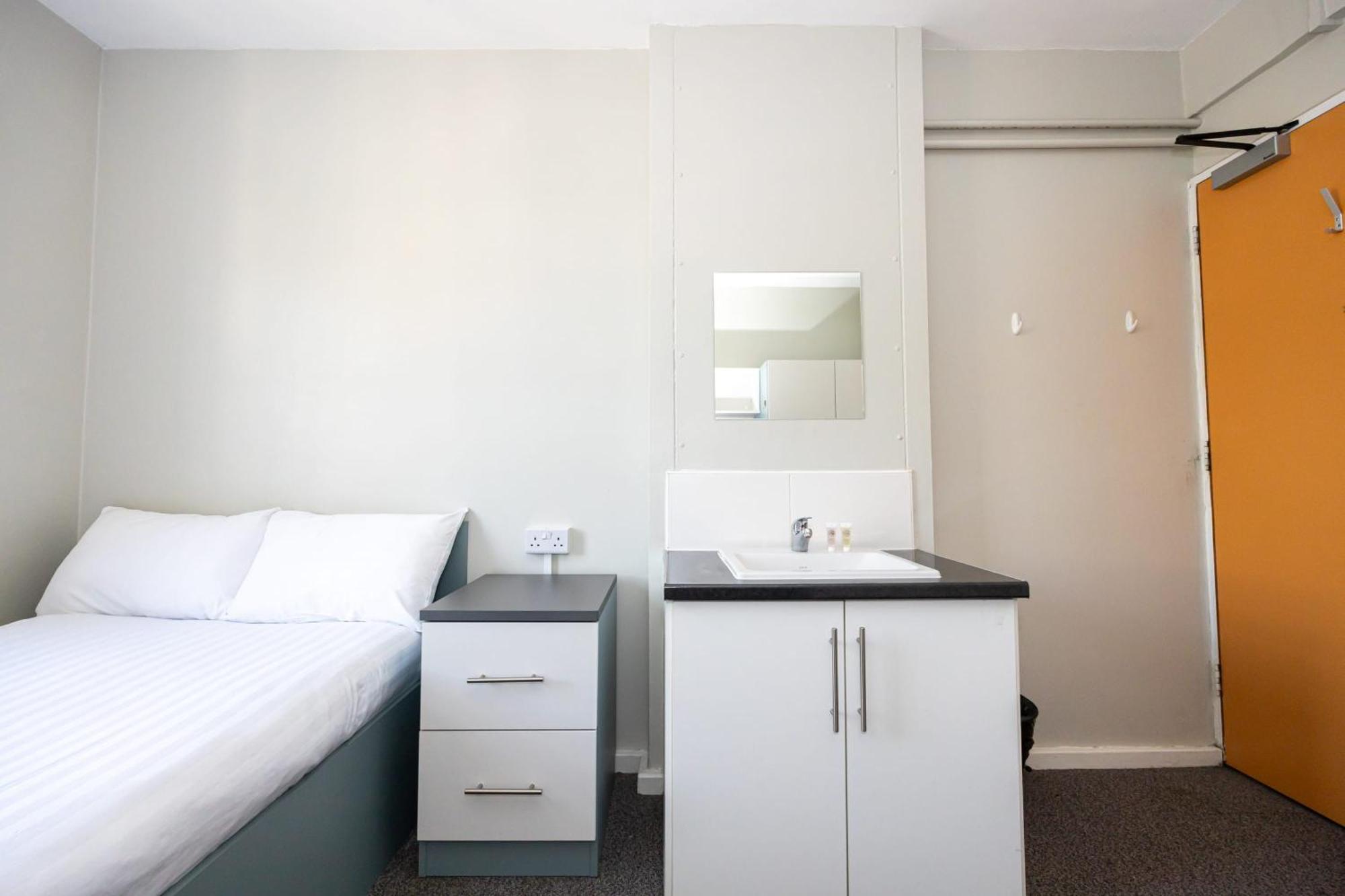 Spacious Room With Shared Facilities London Eksteriør billede